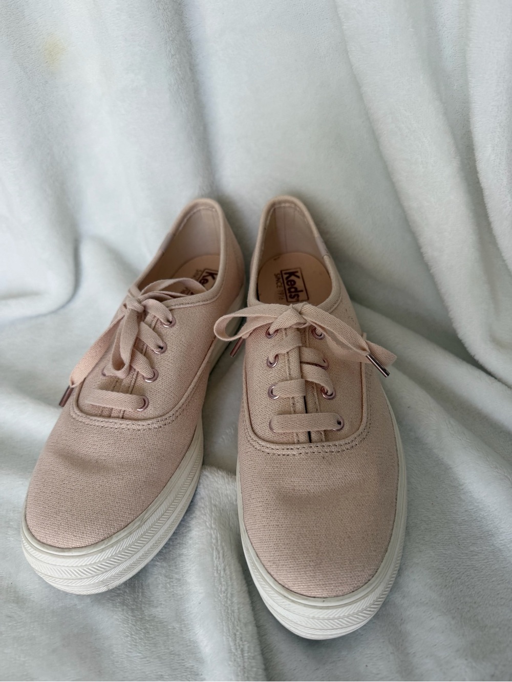 Keds Canvas Low-Top Sneakers in Dusty Pink